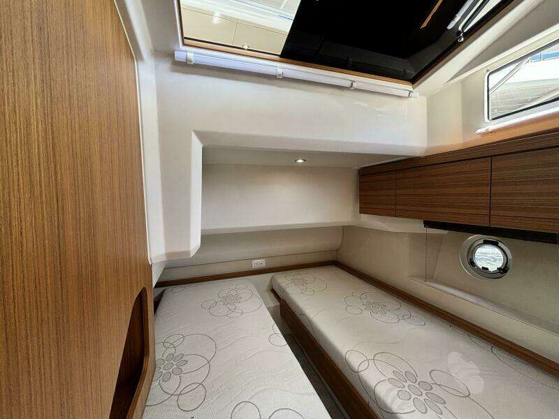 40ft Greenline Yacht For Sale
