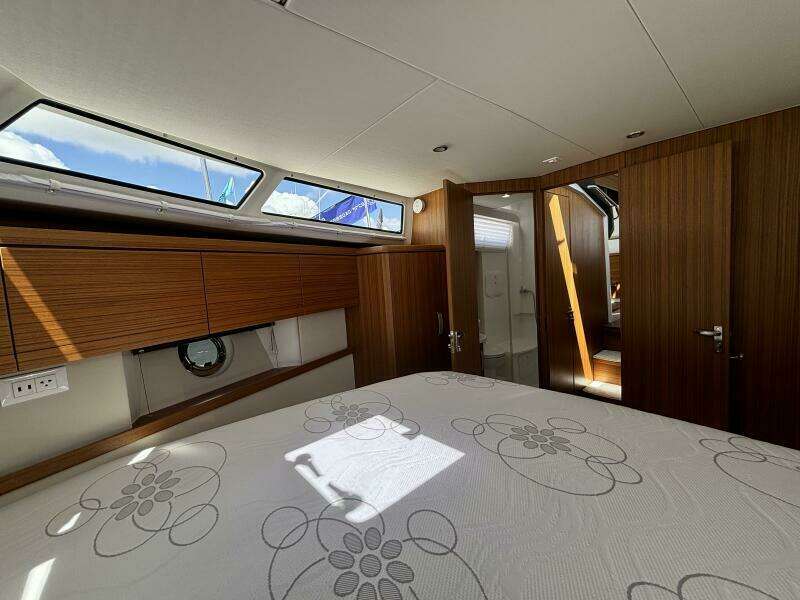 40ft Greenline Yacht For Sale