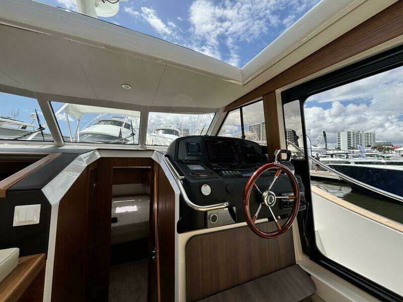 40ft Greenline Yacht For Sale