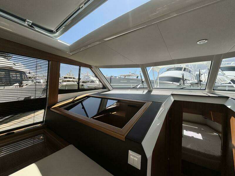 40ft Greenline Yacht For Sale