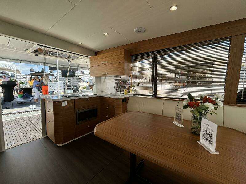 40ft Greenline Yacht For Sale