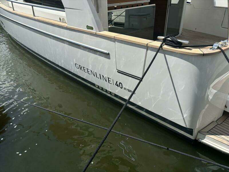 40ft Greenline Yacht For Sale