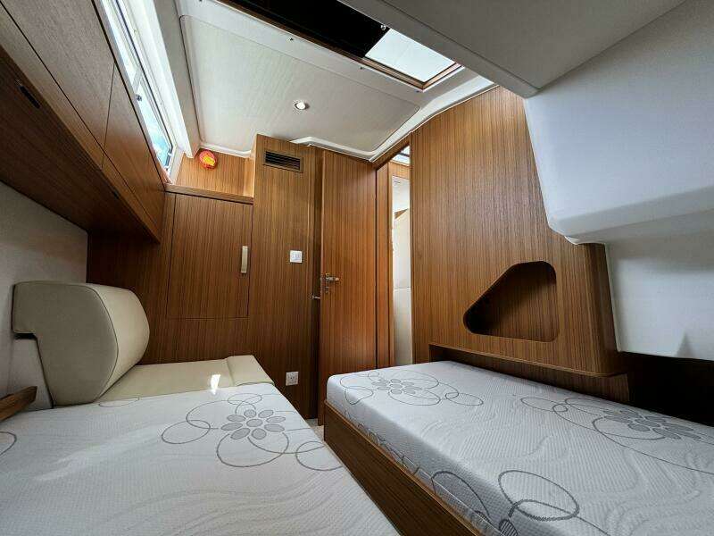 40ft Greenline Yacht For Sale
