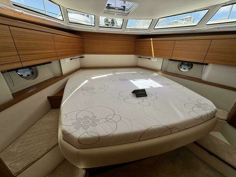 40ft Greenline Yacht For Sale