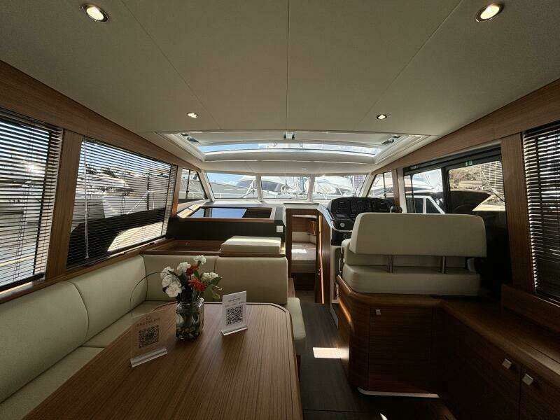 40ft Greenline Yacht For Sale