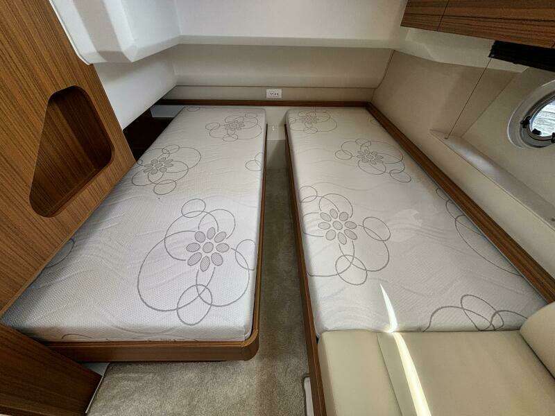 40ft Greenline Yacht For Sale