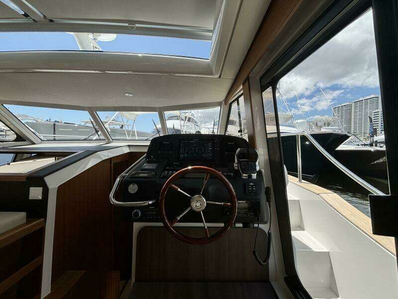 40ft Greenline Yacht For Sale