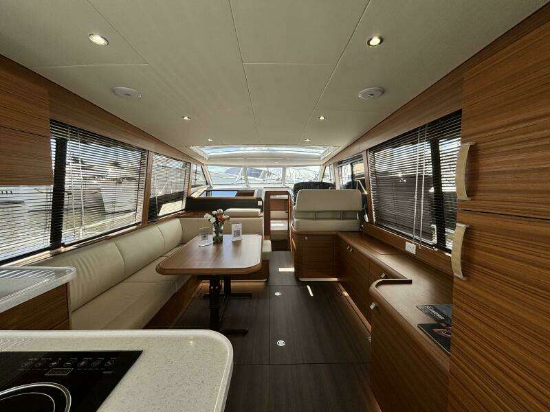 40ft Greenline Yacht For Sale