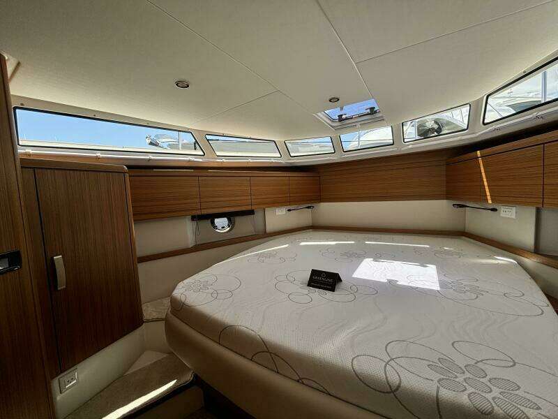 40ft Greenline Yacht For Sale