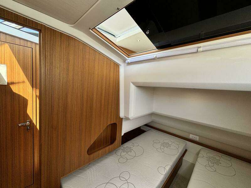 40ft Greenline Yacht For Sale