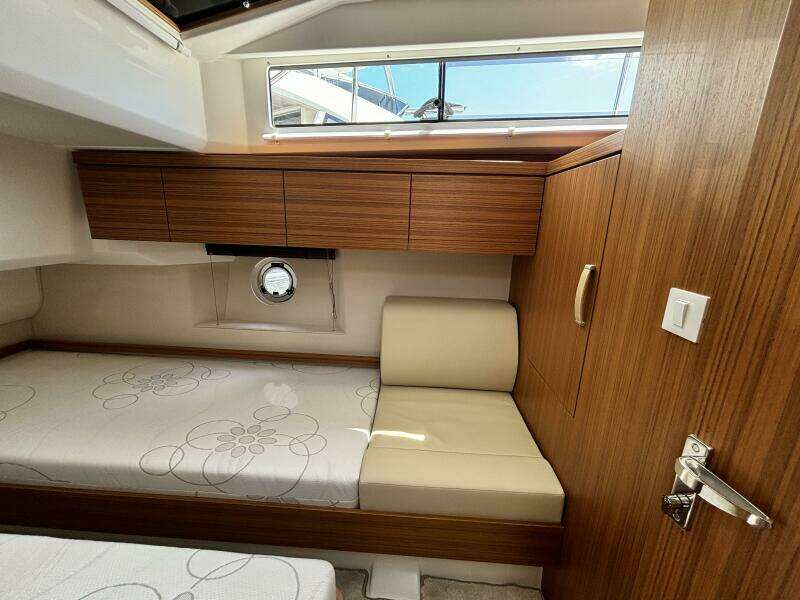 40ft Greenline Yacht For Sale