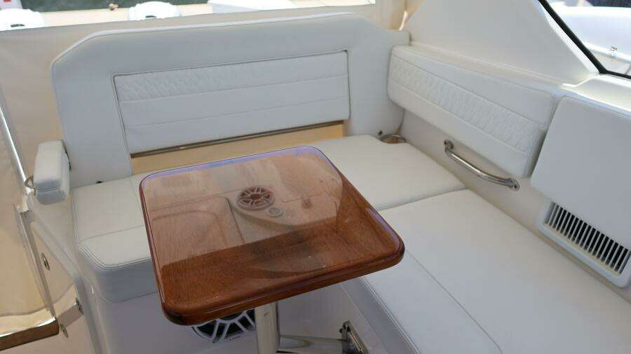 35ft Pursuit Yacht For Sale