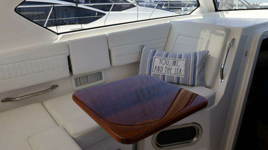 35ft Pursuit Yacht For Sale