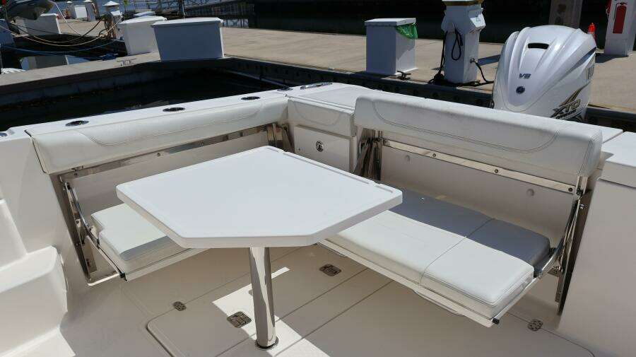 35ft Pursuit Yacht For Sale