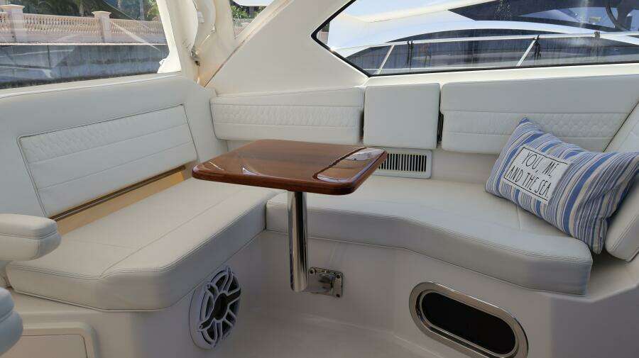 35ft Pursuit Yacht For Sale