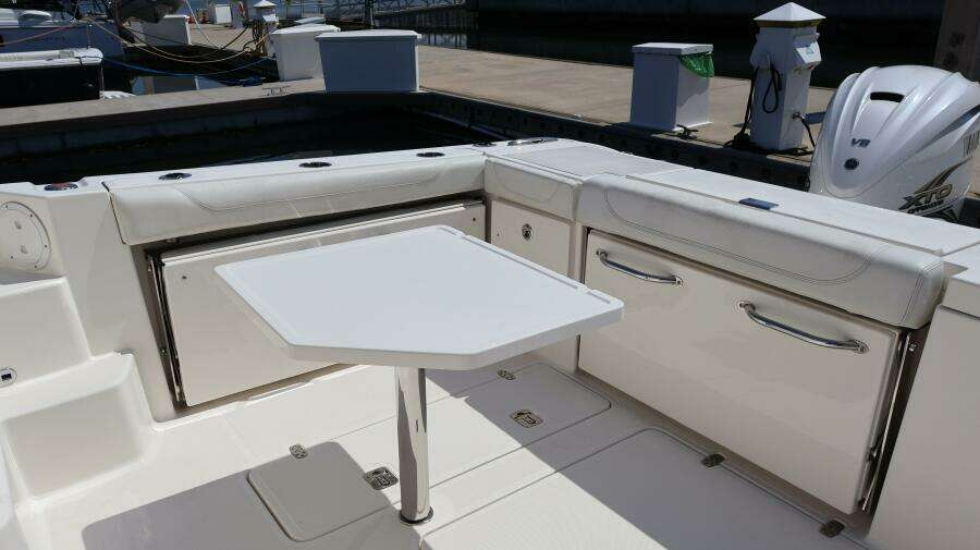 35ft Pursuit Yacht For Sale