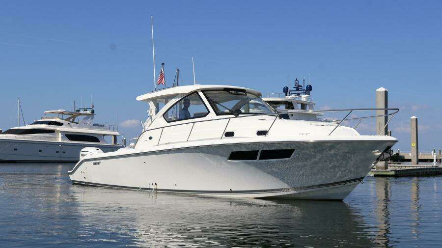 35ft Pursuit Yacht For Sale
