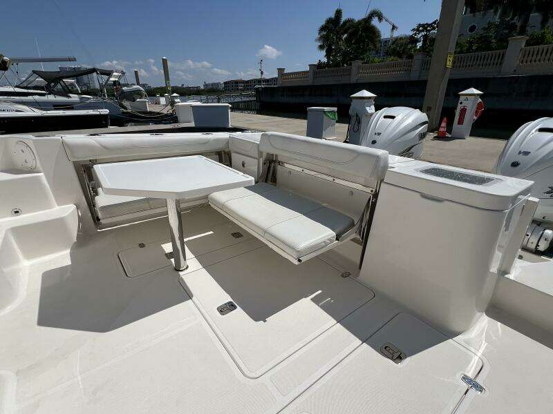 35ft Pursuit Yacht For Sale