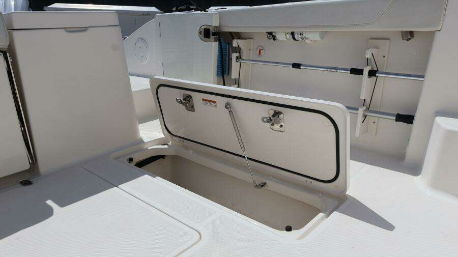 35ft Pursuit Yacht For Sale