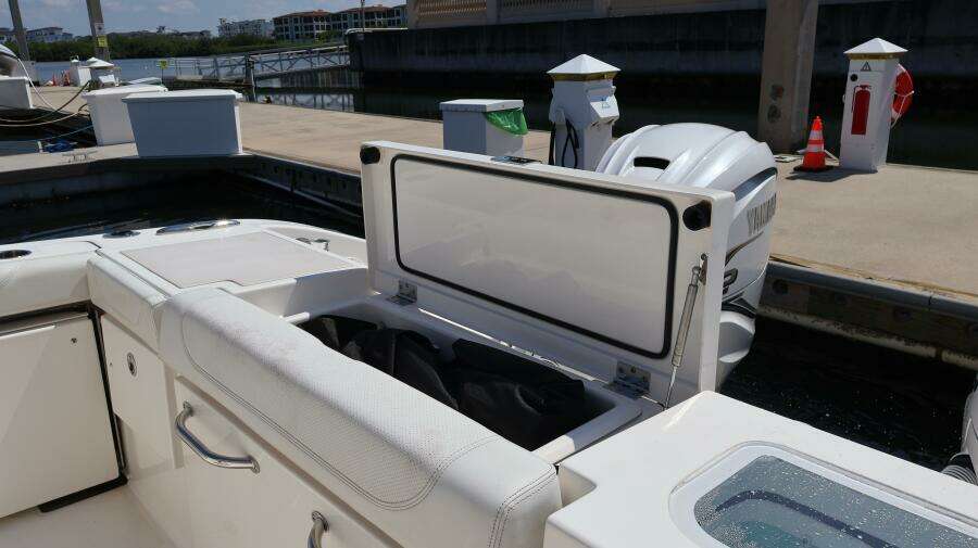 35ft Pursuit Yacht For Sale