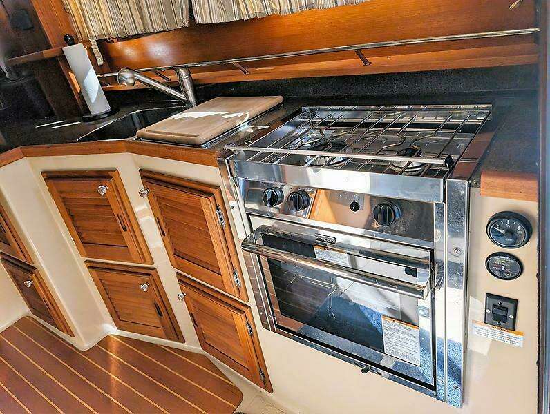 R 31 CB Luxury Edition 31ft Ranger Tugs Yacht For Sale