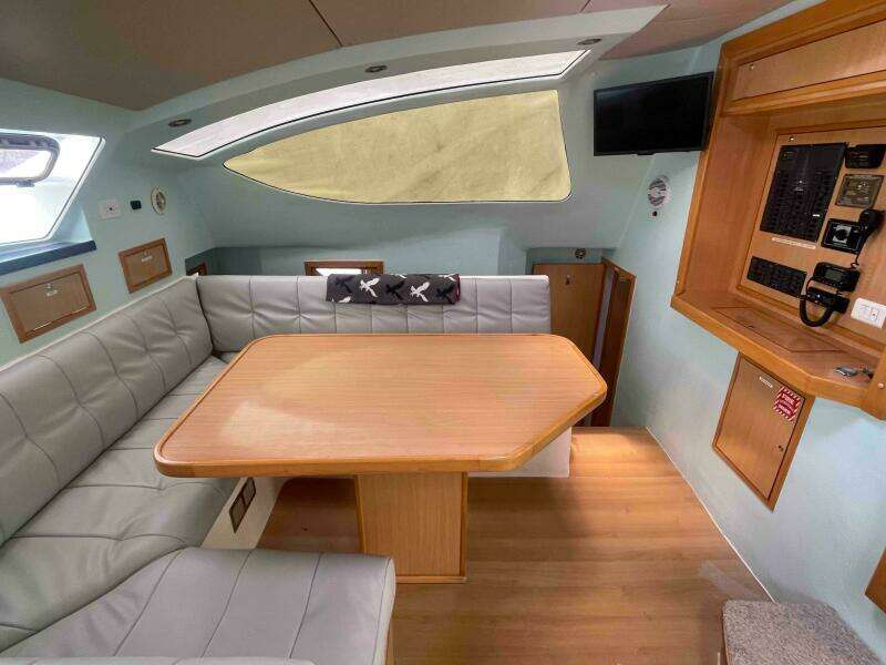 ENDLESS SUMMER 40ft Admiral Yacht For Sale
