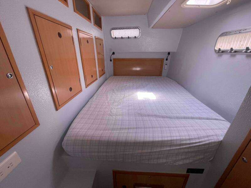 ENDLESS SUMMER 40ft Admiral Yacht For Sale