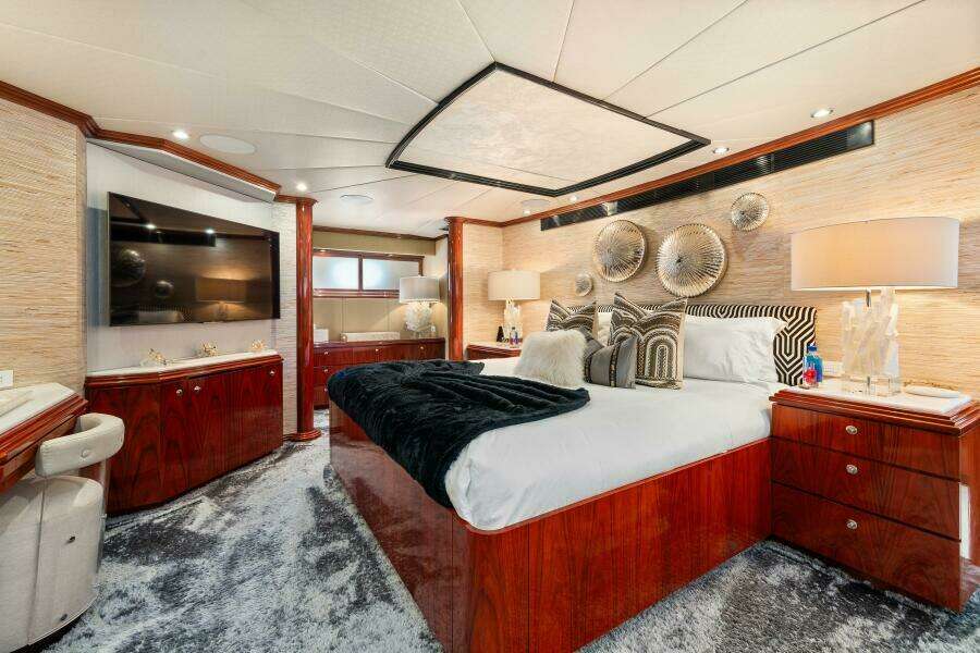 SWEET ESCAPE 130ft Christensen Yacht For Sale