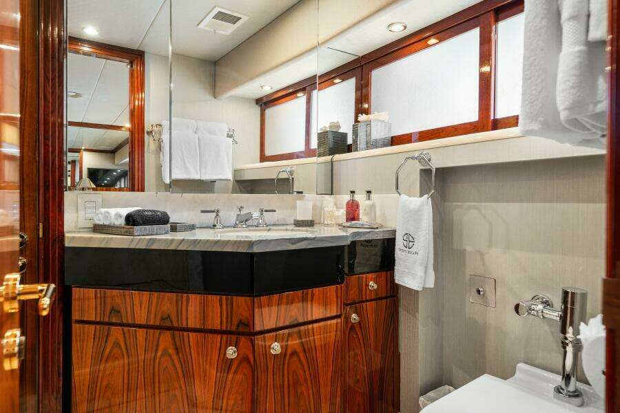 SWEET ESCAPE 130ft Christensen Yacht For Sale