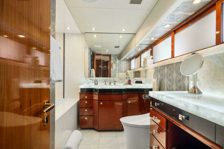 SWEET ESCAPE 130ft Christensen Yacht For Sale