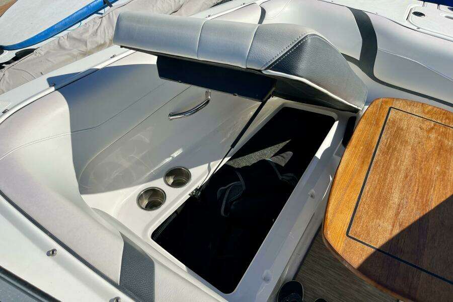 23ft Regal Yacht For Sale
