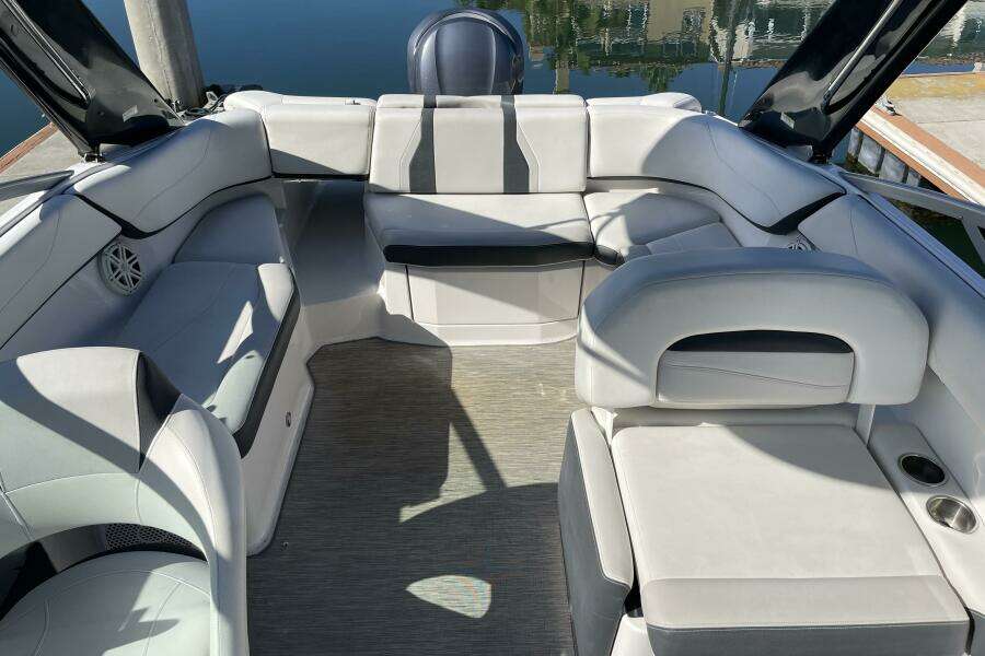 23ft Regal Yacht For Sale