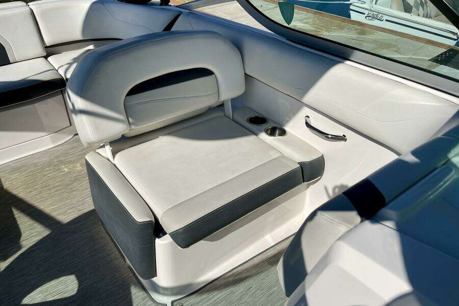 23ft Regal Yacht For Sale