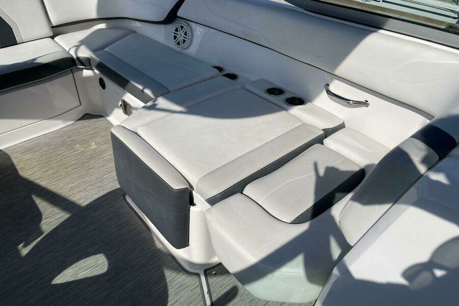 23ft Regal Yacht For Sale