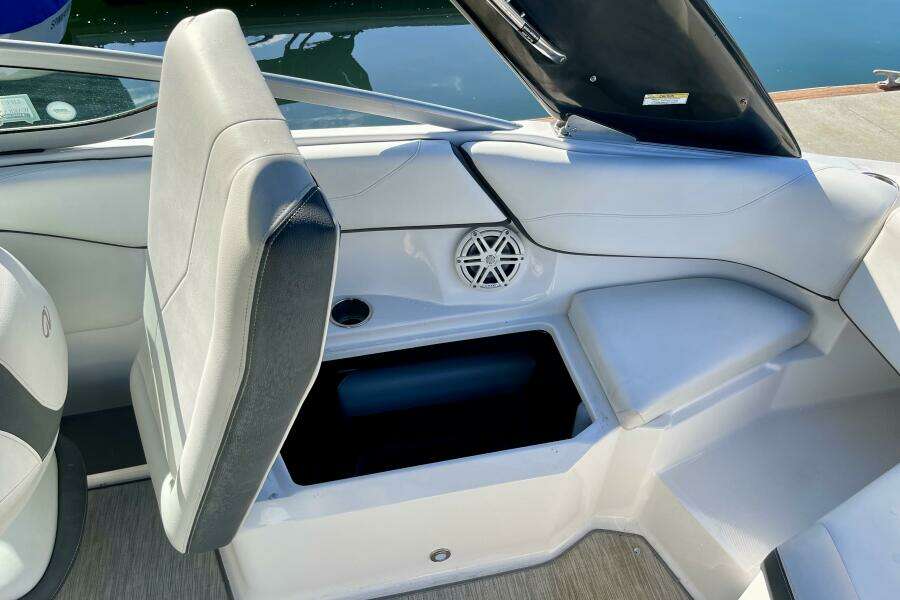 23ft Regal Yacht For Sale
