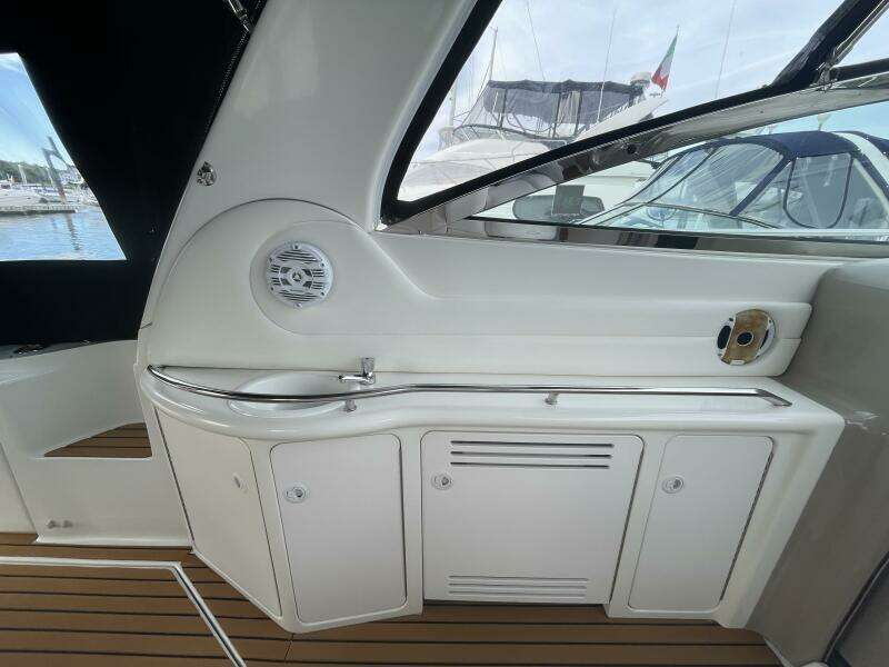 Priorities 38ft Sea Ray Yacht For Sale