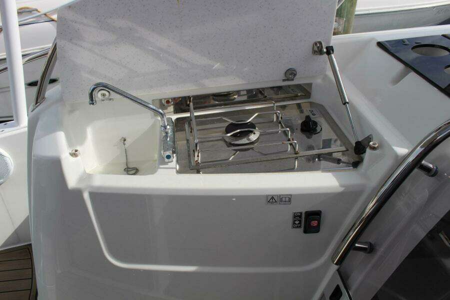 29ft Jeanneau Yacht For Sale