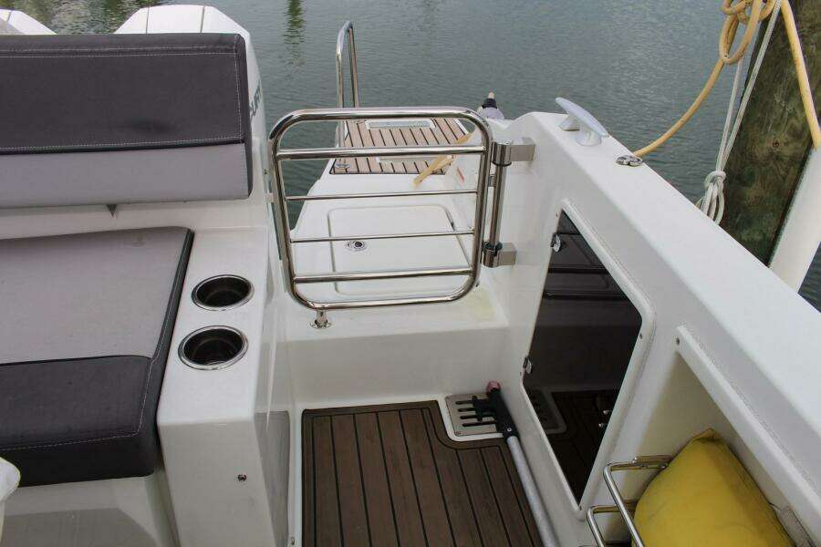 29ft Jeanneau Yacht For Sale