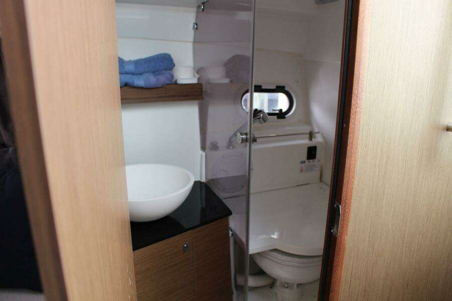 29ft Jeanneau Yacht For Sale