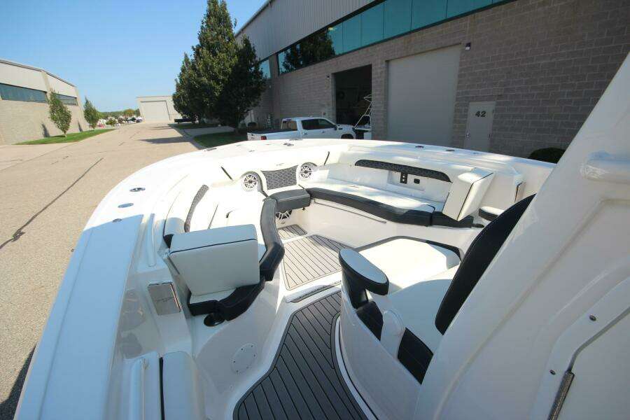 27ft Tidewater Yacht For Sale