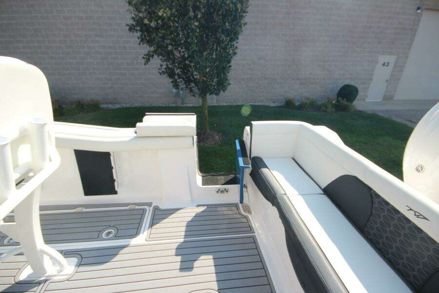 27ft Tidewater Yacht For Sale
