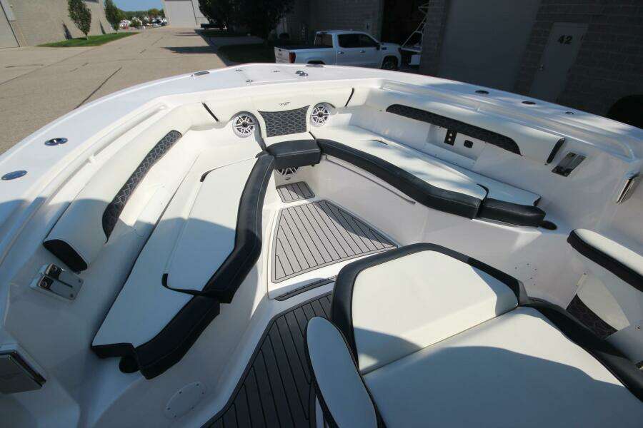 27ft Tidewater Yacht For Sale