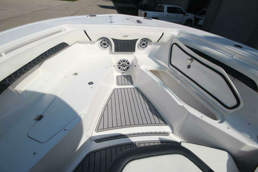 27ft Tidewater Yacht For Sale