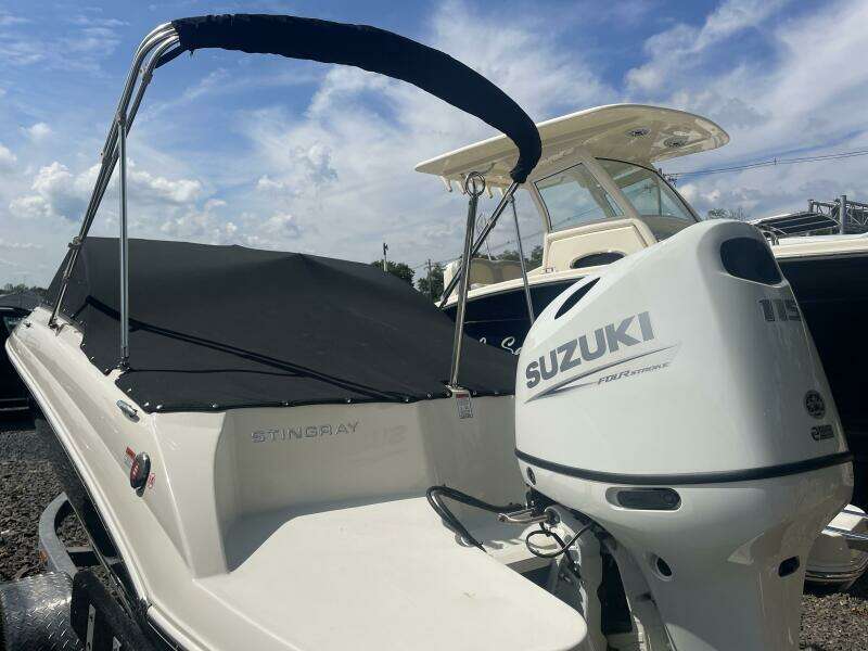19ft Stingray Yacht For Sale