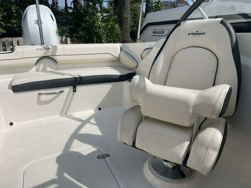 19ft Stingray Yacht For Sale