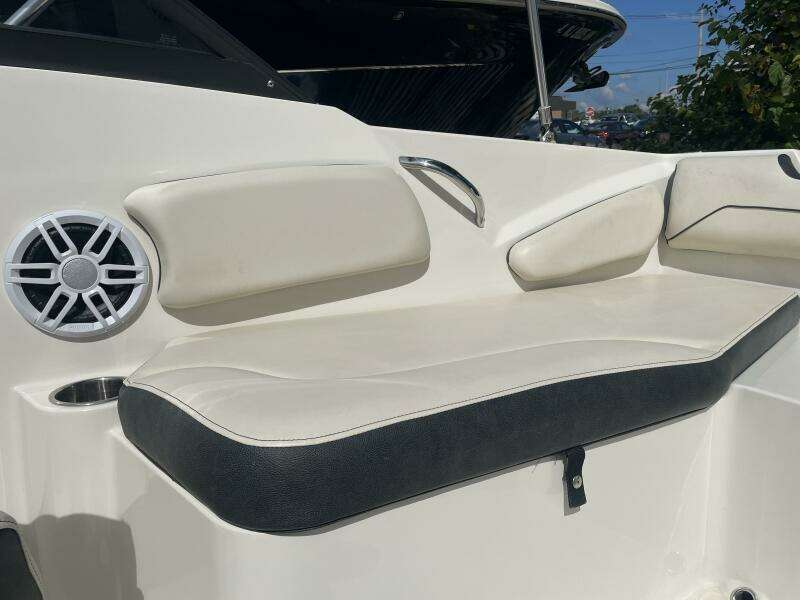 19ft Stingray Yacht For Sale
