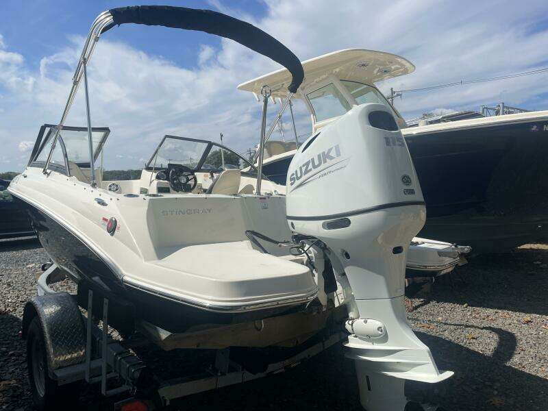 19ft Stingray Yacht For Sale