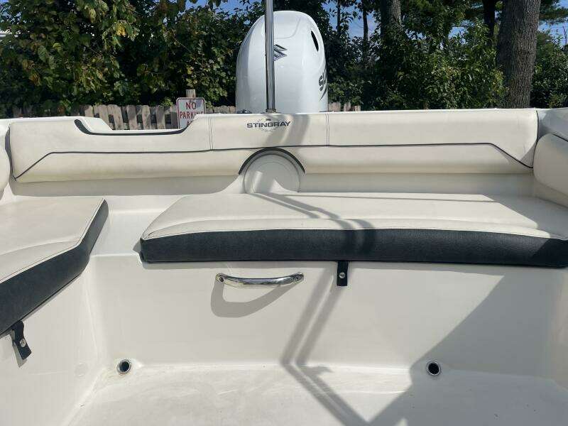 19ft Stingray Yacht For Sale