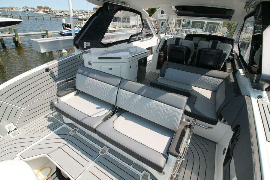 32ft Galeon Yacht For Sale