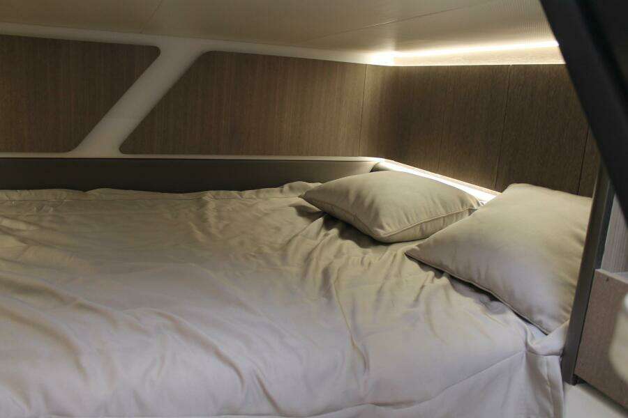 32ft Galeon Yacht For Sale